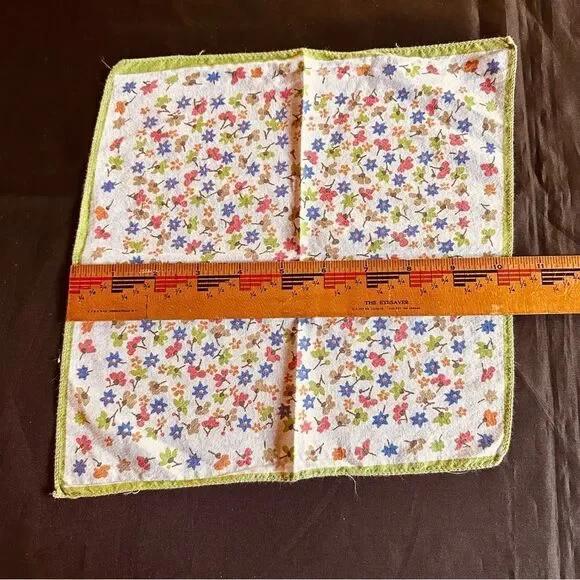 Vintage 60s Floral Handkerchiefs with Green Trim set of 3. - Picture 2 of 6